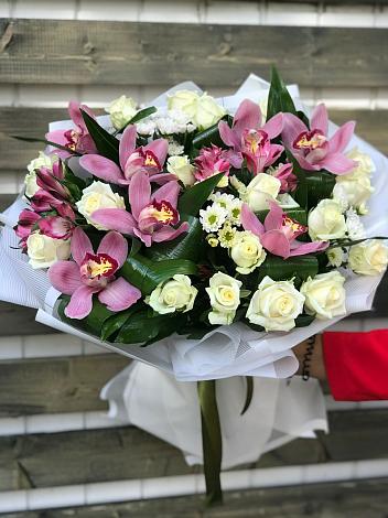 Букет цветов из: Розы и Хризантемы в Манушкино
