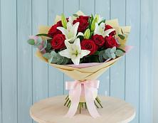 Букет цветов из:  Лилии и Розы в Манушкино
