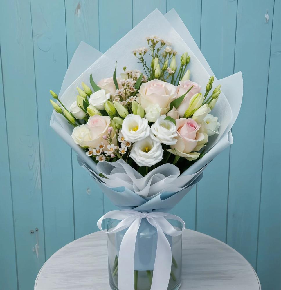 Букет цветов из: Розы и Лизиантусы в Манушкино