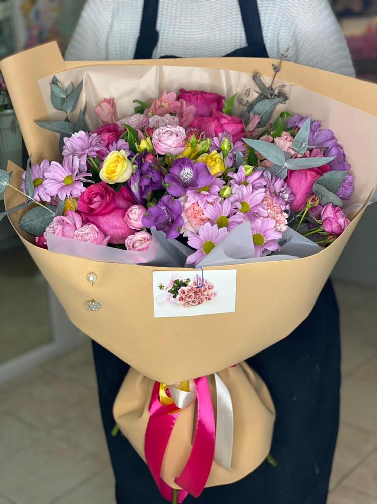 Букет цветов из: Хризантемы, Гвоздики и Альстромерии в Манушкино