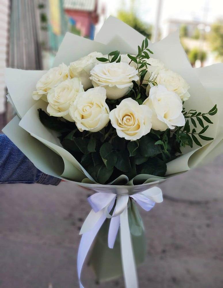 Букет Белые розы Проуд в Манушкино