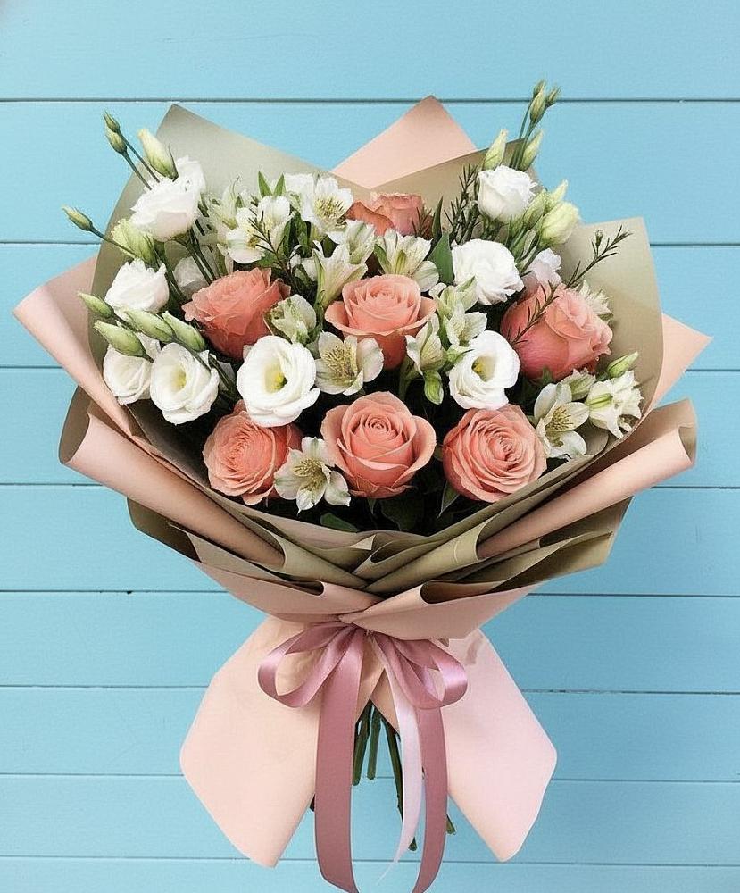 Букет цветов из: Розы, Альстромерии и Лизиантусы в Манушкино