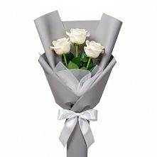 Букет 3 белые розы в Манушкино
