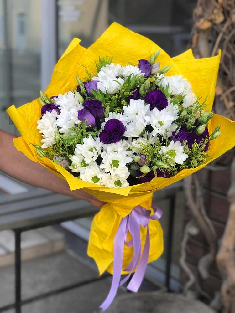 Букет цветов из: Ирисы, Хризантемы и Ромашки в Манушкино