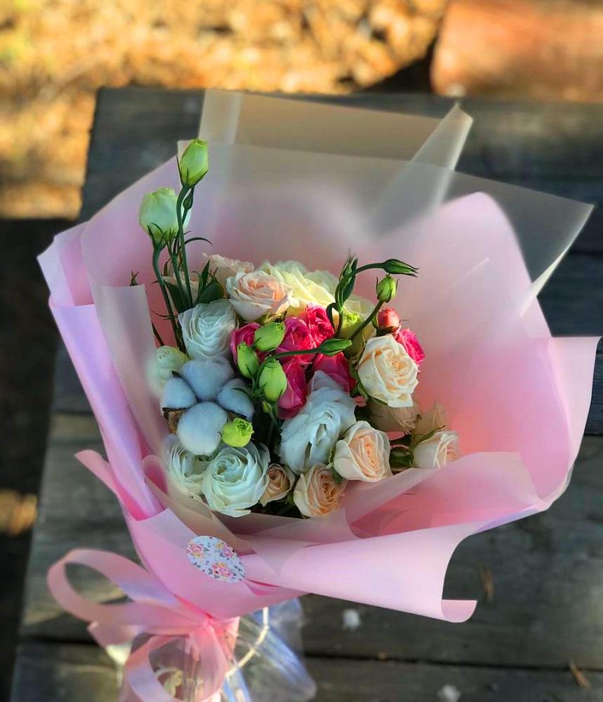 Букет цветов из: Розы и Лизиантусы в Манушкино