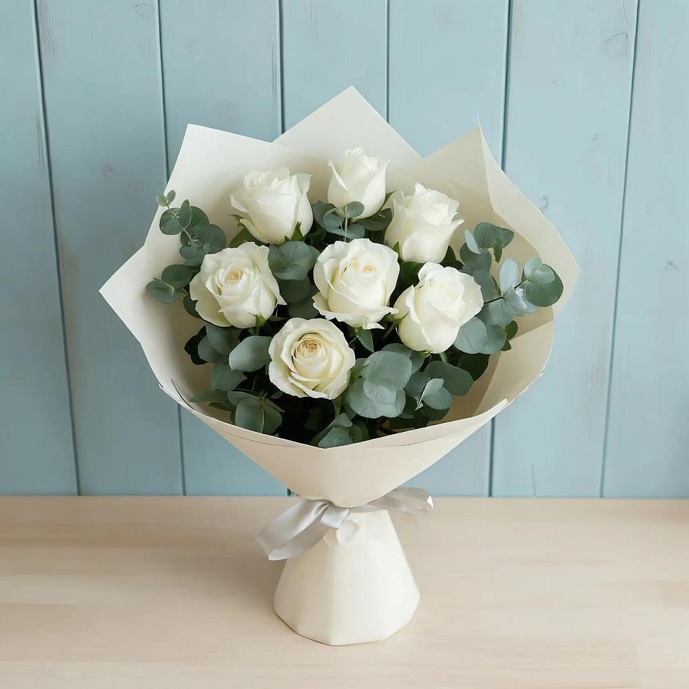Букет Белые розы в Эвкалипте в Манушкино