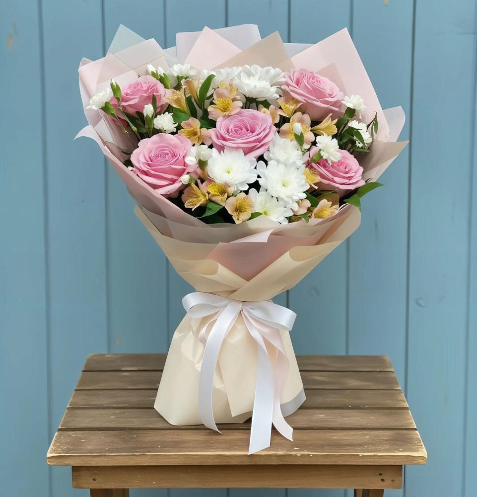 Букет цветов из: Гвоздики, Орхидеи и Розы в Манушкино