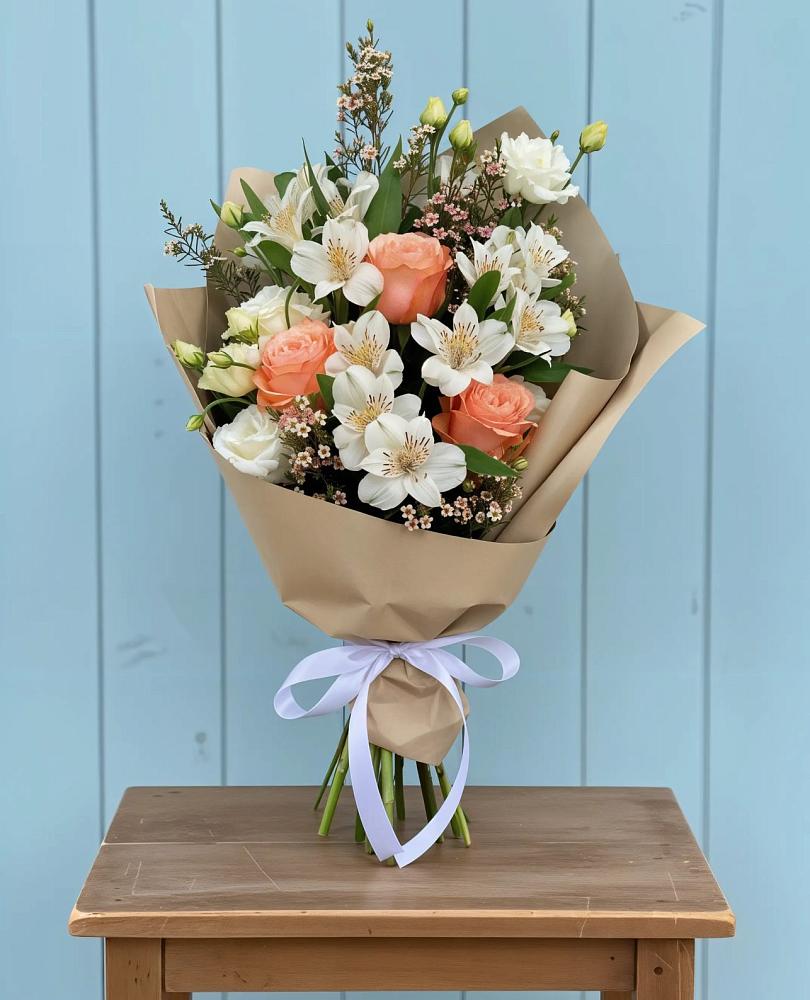 Букет цветов из: Альстромерии, Лизиантусы, Розы и Хризантемы в Манушкино