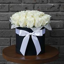 Цветочная композиция из Розы в шляпной коробке в Манушкино